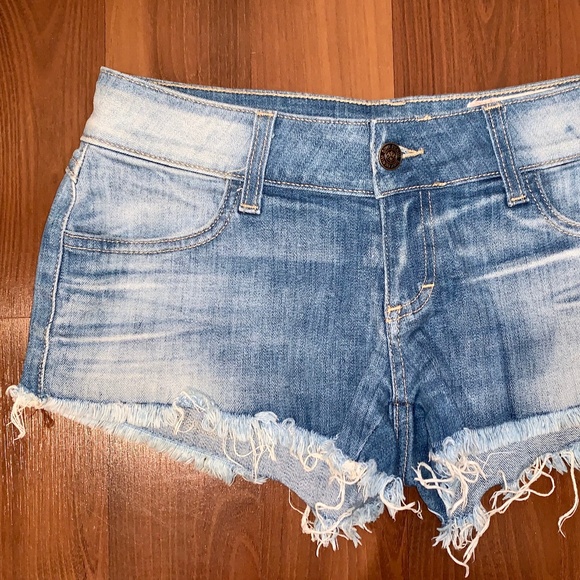 🌿 SIWY Lightwash Cut-Off Jean Shorts - Picture 3 of 6